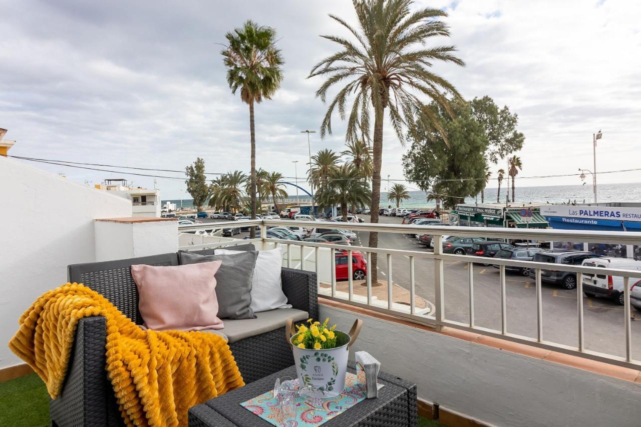Sea & Wave Pedregalejo Beach Apartment Málaga Eksteriør bilde