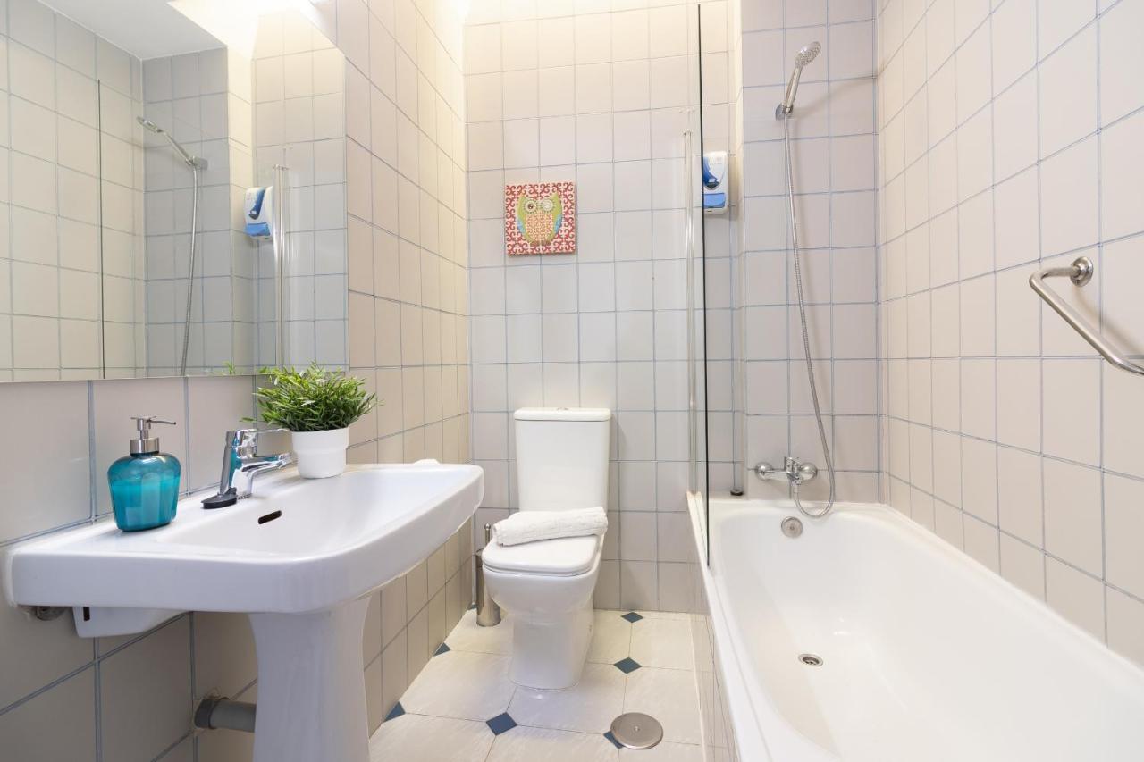 Sea & Wave Pedregalejo Beach Apartment Málaga Eksteriør bilde